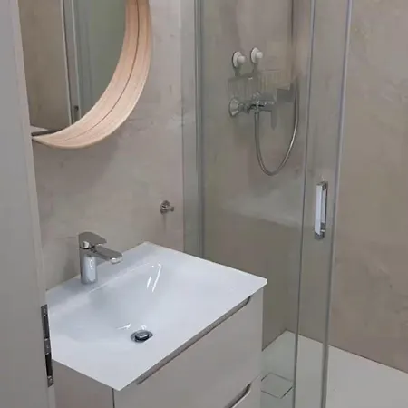 Daire Korunovacni 30 *
